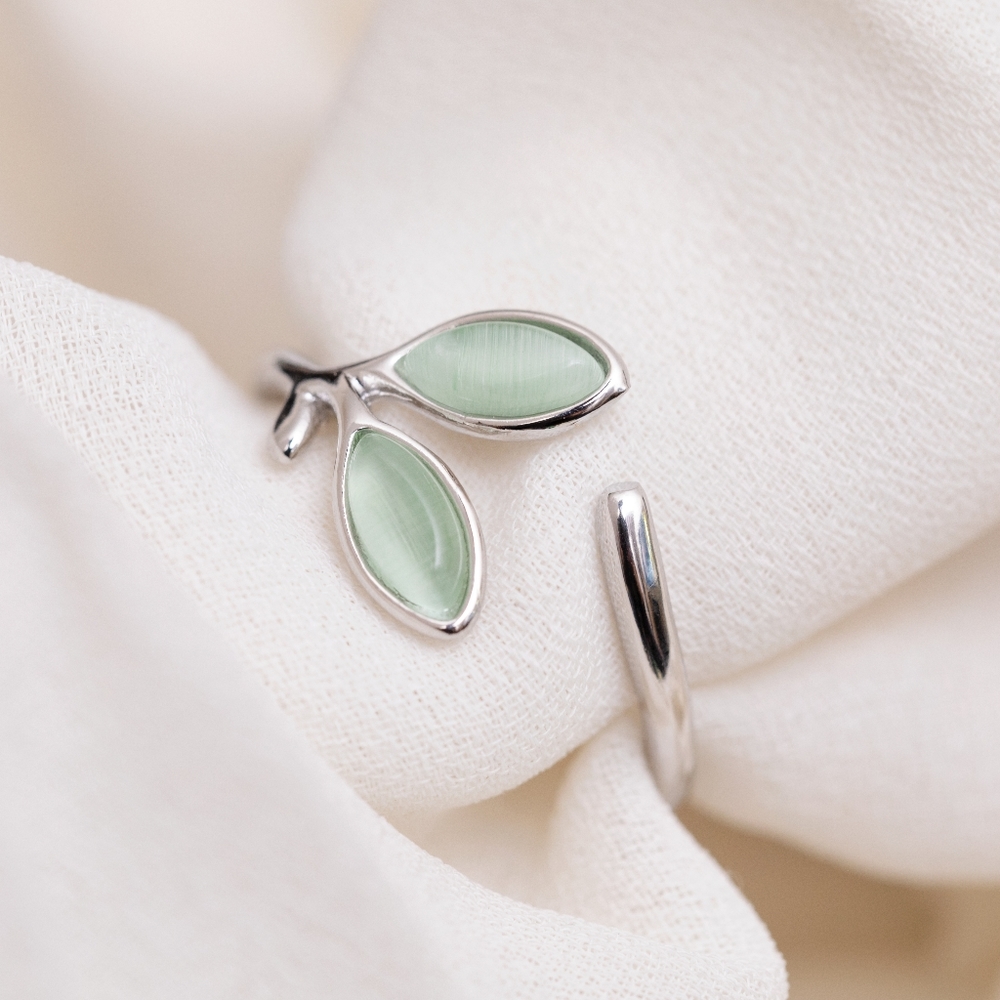 Spring Leaf Ring (S925) - Picture 4 of 9